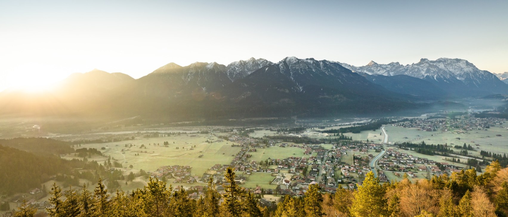 Ausblick vom Krepelschrofen in Wallgau, © Alpenwelt Karwendel|Paul Wolf, Paul Josef Wolf