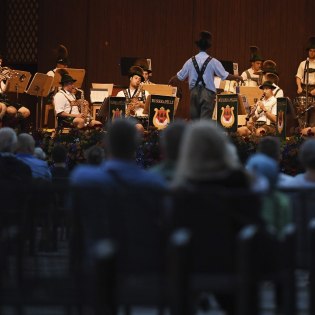 Spa concert in the Mittenwald park Puit, © Alpenwelt Karwendel | Angelika Warmuth