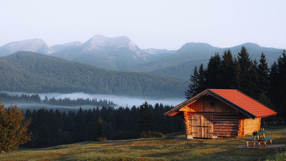 Stadel in den Buckelwiesen, © Alpenwelt Karwendel | André Alexander@formgestalter