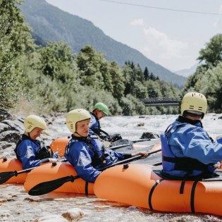 Wasserabenteuer mit dem Trekraft auf der Isar in der Alpenwelt Karwendel, © Alpenwelt Karwendel | Stephanie Bech