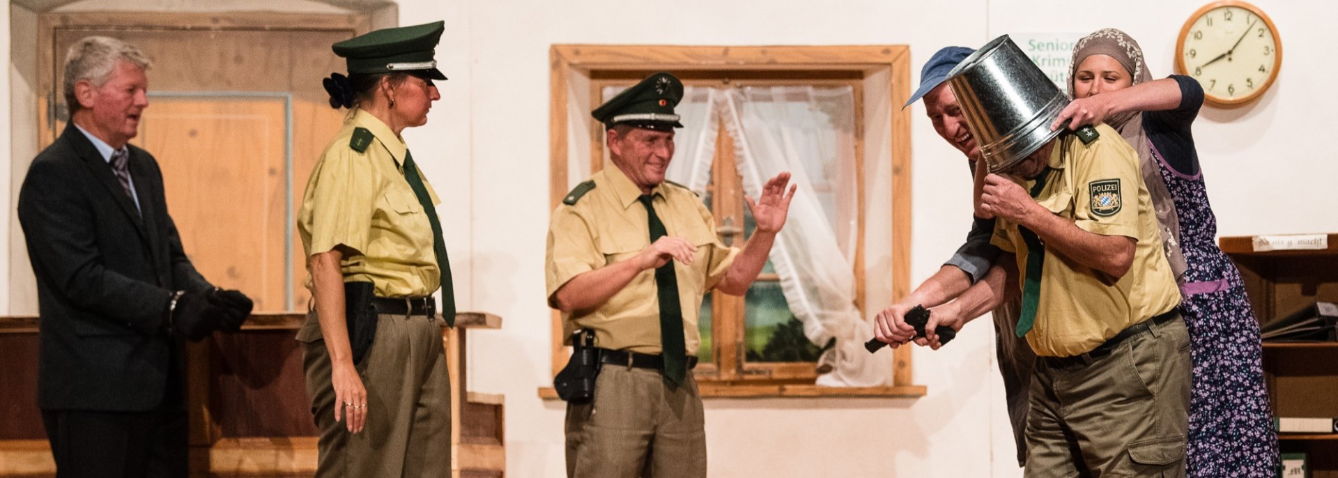 Szene aus einem typisch bayerischen Bauerentheater, © Alpenwelt Karwendel | Philipp Gülland