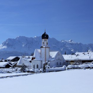 Die katholische Pfarrkirche St. Jakob in Wallgau , © Alpenwelt Karwendel | Christoph Schober 