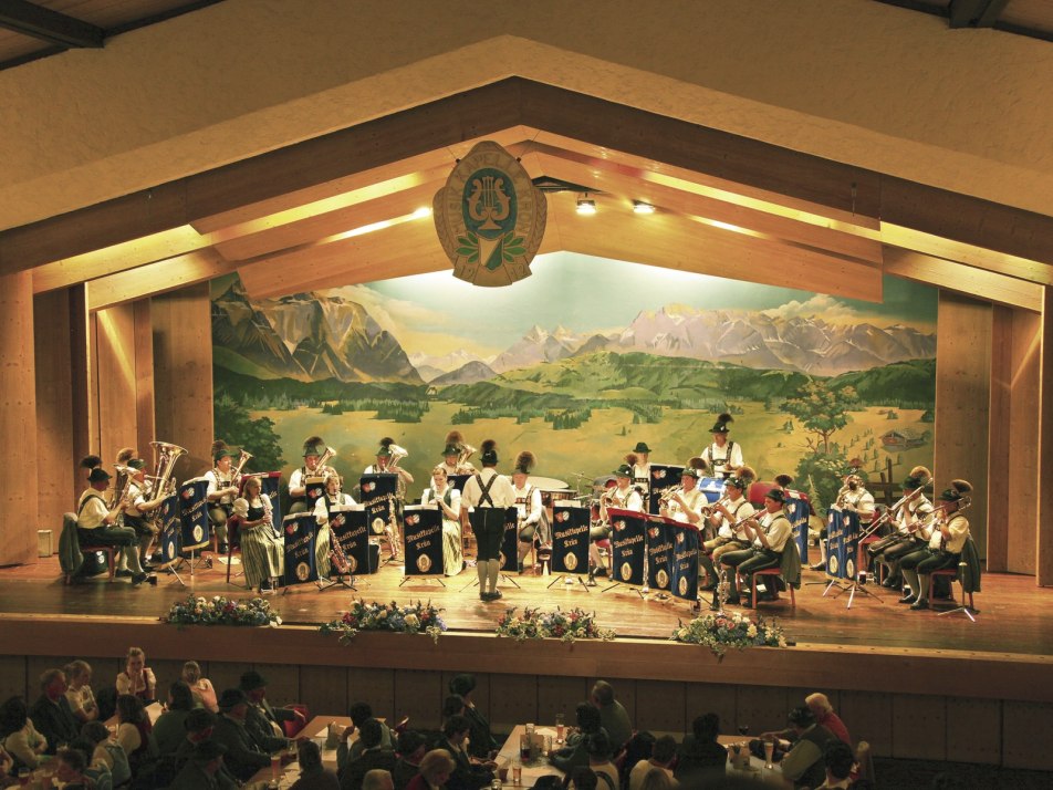 Kurkonzert der Musikkapelle Krün im Kurhaus Krün, © Alpenwelt Karwendel | Marinus Zwerger