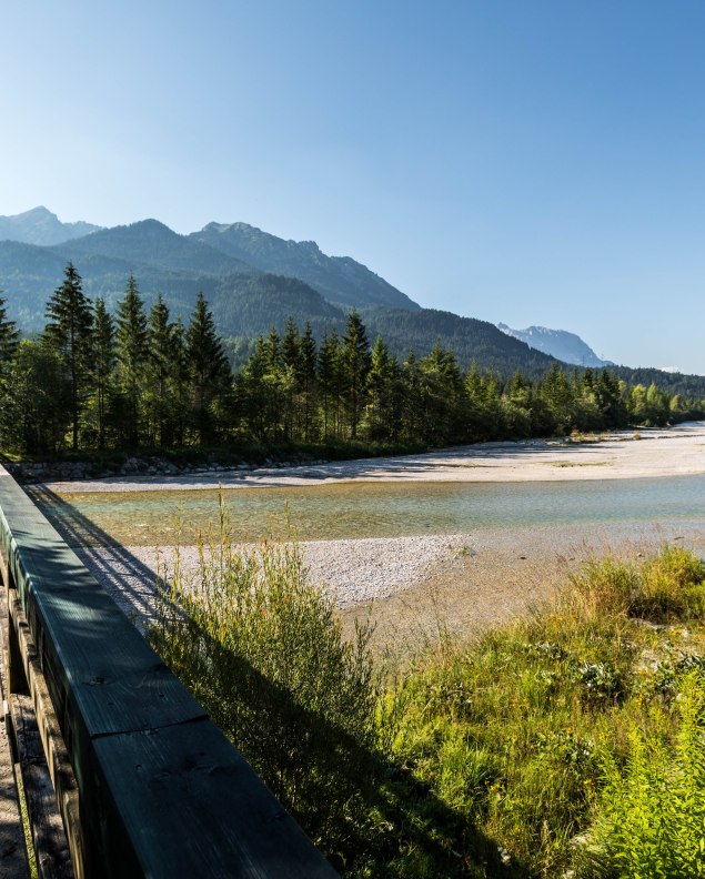 Isarsteg in Wallgau, © Alpenwelt Karwendel | Zugspitz Region GmbH | Erika Sprengler, Erika Spengler / ulligunde.com