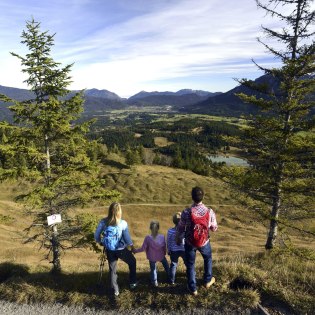 Perfekt für leichte Wanderungen mit viele Ausblick: Der Kranzberg in Mittenwald, © Alpenwelt Karwendel | Stefan Eisend