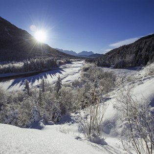 Winter am Wildfluss Isar bei Wallgau, © Alpenwelt Karwendel | Wolfgang Ehn