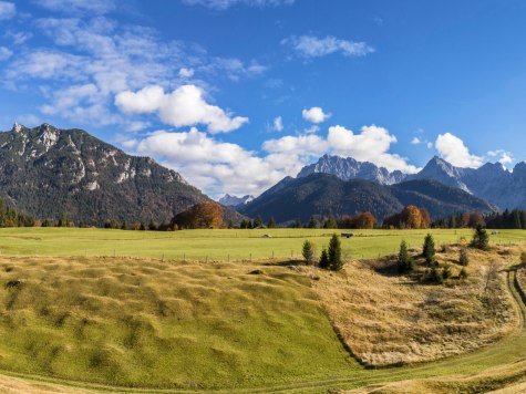 Buckelwiesen zwischen Krün und Mittenwald, © Alpenwelt Karwendel | Wera Tuma