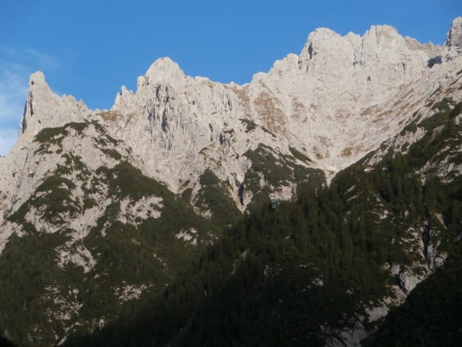 Blick von Ihrer Wohnung aufs Karwendel, © Gabriele Knilling