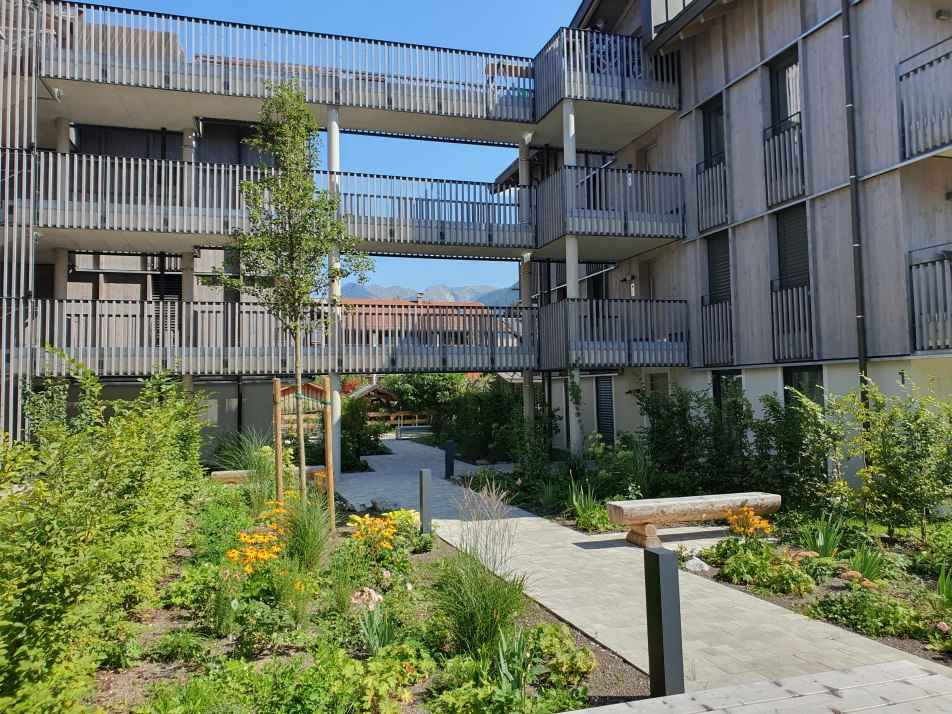 Privater Park zwischen den Häusern Privater Park zwischen den Häusern