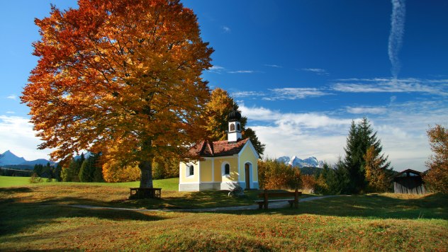 Die Kapelle Maria Rast auf den Buckwiesen zwischen Krün nnd Mittenwald, © Alpenwelt Karwendel | Christoph Schober