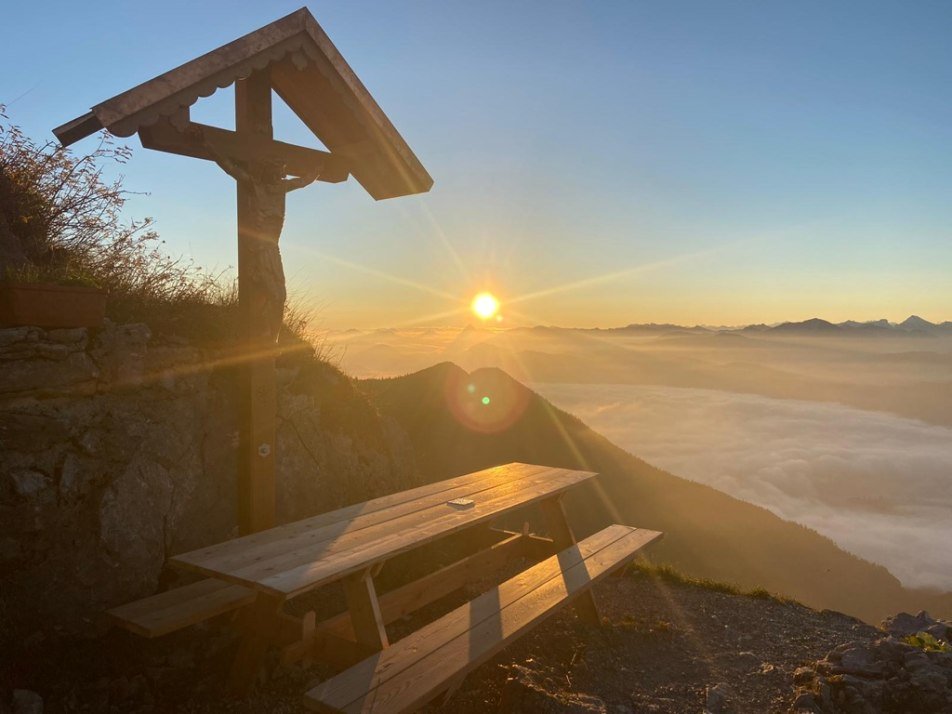 Sonnenaufgang Heimgartenhütte, © Hannes Frey