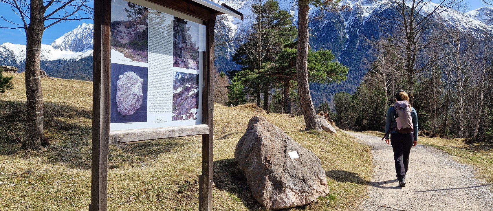 Wanderung auf dem Geologie-Lehrpfad in Mittenwald, © Alpenwelt Karwendel | Isabell Prior