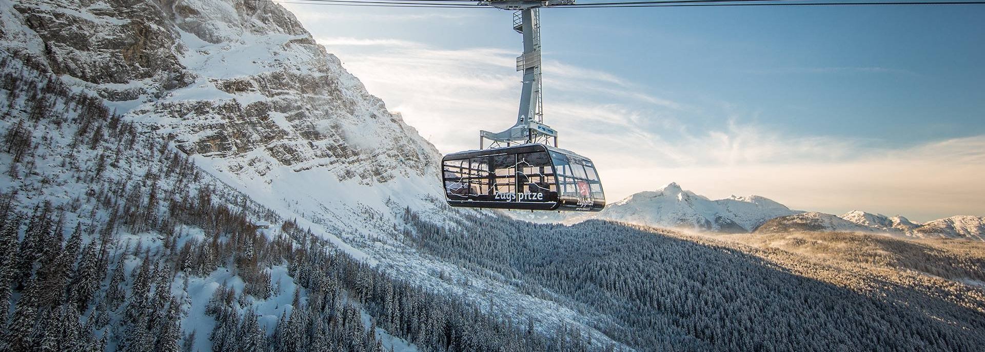 Die Gondel auf dem Weg zur Bergstation der Zugspitzbahn , © Bayerische Zugspitzbahn Bergbahnen AG | Max Prechtel 