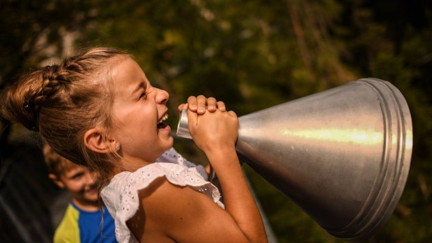 Mit Kindern unterwegs in der Klamm in Bayern , © Alpenwelt Karwendel | Philipp Gülland