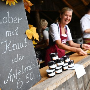 Wallgauer Bauernmarkt im Kurpark Wallgau, © Alpenwelt Karwendel/ Angelika Warmuth