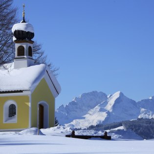 Die Kapelle Maria Rast bei Krün in den Wintermonaten. , © Alpenwelt Karwendel | Christoph Schober 