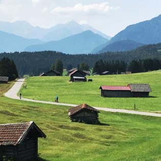 Perfekte Bikeroute über die Buckelwiesen, © Alpenwelt Karwendel | Andrea Schmölzer Perfekte Bikeroute über die Buckelwiesen, © Alpenwelt Karwendel | Andrea Schmölzer