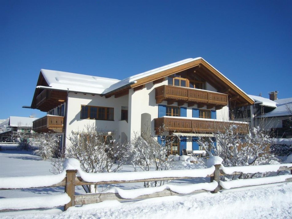 Gästehaus Bayern - Winter, © Schmitt Krün