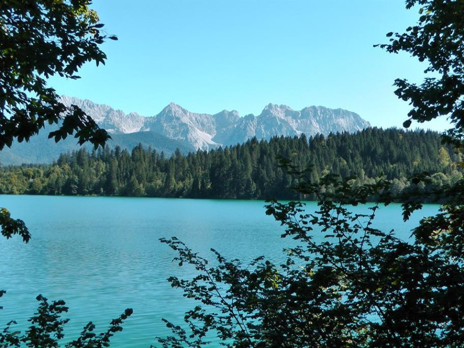 Barmsee mit Karwendelblick Ferienhaus Tratz, © Armin Bittner Barmsee mit Karwendelblick Ferienhaus Tratz, © Armin Bittner