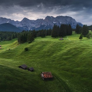 Geschützte natürliche Buckelwiesen in der Alpenwelt Karwendel, © Alpenwelt Karwendel | Maximilian Ziegler