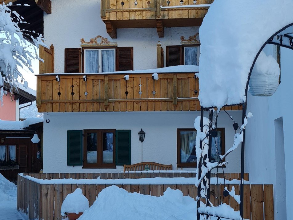 17015928844182173057556852295735 17015928844182173057556852295735