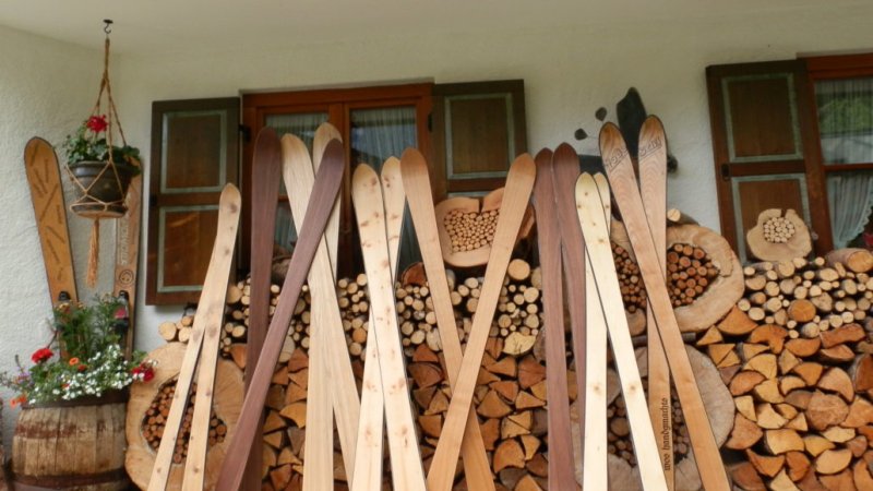Handgemachte Holzskier von Simon Witting, © holzskibau.de