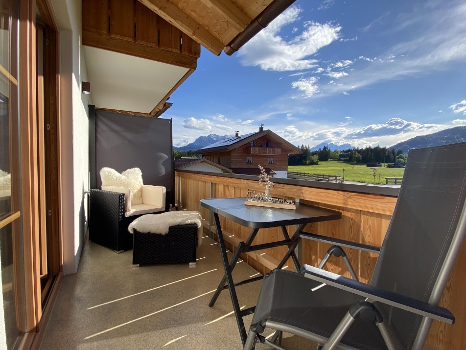 Westbalkon mit Zugspitzblick