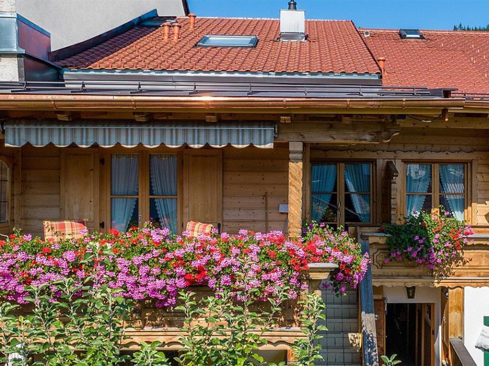 Außenansicht Balkon und Außentreppe Karwendelblick