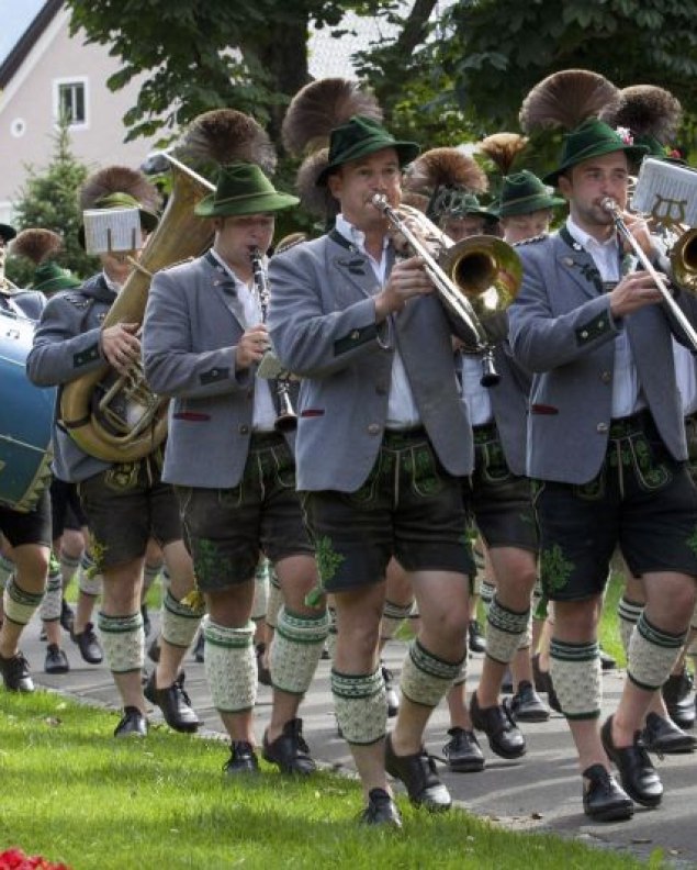 Kurkonzert mit der Musikkapelle Mittenwald - heute im Obermarkt!, © Alpenwelt Karwendel | Hubert Hornsteiner