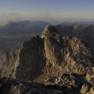 Blick von der Westlichen Karwendelspitze auf die Alpenwelt Karwendel, © Alpenwelt Karwendel | Bergschule Alpenwelt Karwendel