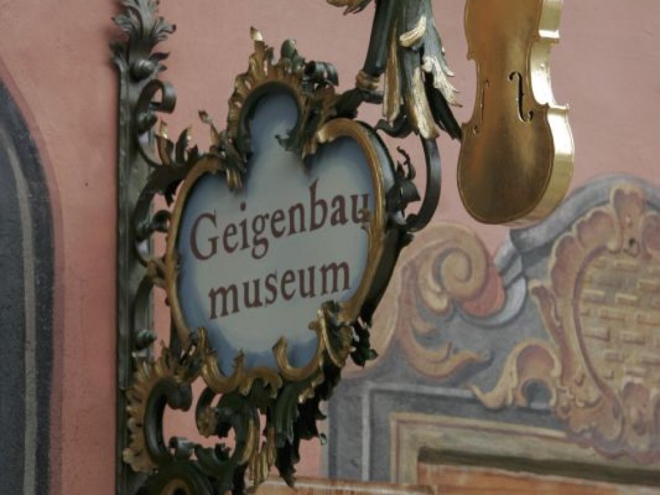 Klangerlebnis im Geigenbaumuseum (Dänzl Violine), © AWK/Pfisterer