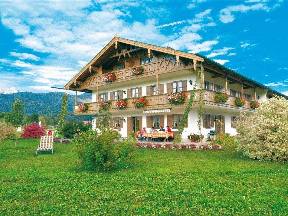 Hausbild Sommer klein (1185 x 788), © Barbara Heiß