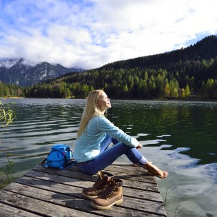 Frische Luft am Lautersee mit dem Karwendelgebirge im Hintergrund, © Alpenwelt Karwendel | Stefan Eisend