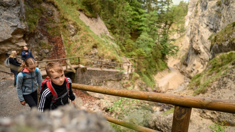 Mit der ganzen Familie in der Hüttlebachklamm, © karlmeise | Philipp Gülland Mit der ganzen Familie in der Hüttlebachklamm, © karlmeise | Philipp Gülland