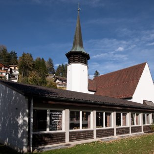 Evangelische-Lutherische Dreifaltigkeitigkeistkirche , © Alpenwelt Karwendel | Philipp Gülland