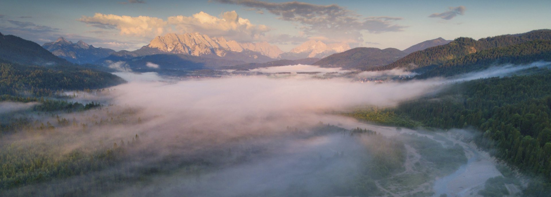 Aussicht auf den Wildfluss Isar in der Alpenwelt Karwendel, © Alpenwelt Karwendel | Maximilian Ziegler