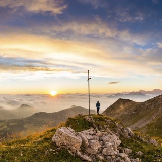 Sonnenaufgang am Oberen Rißkopf im Estergebirge, © Alpenwelt Karwendel | Kriner&Weiermann