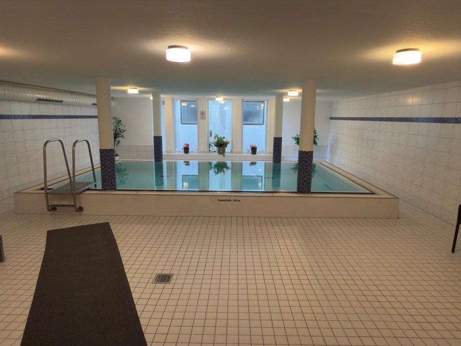 Indoor-Pool Indoor-Pool