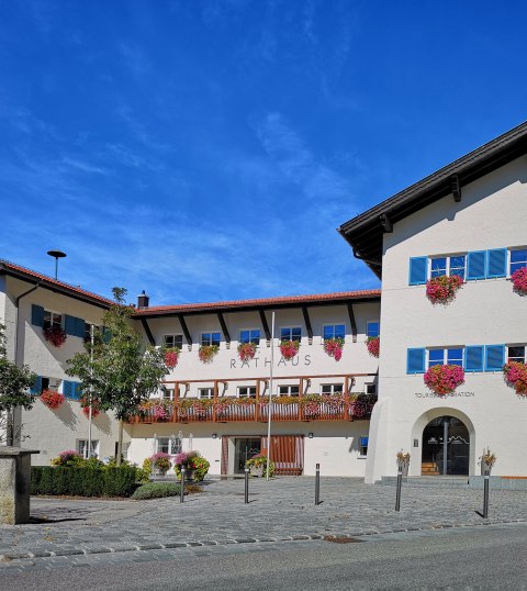 Das Mittenwalder Rathaus mit Touristinformation, © Andreas Karner