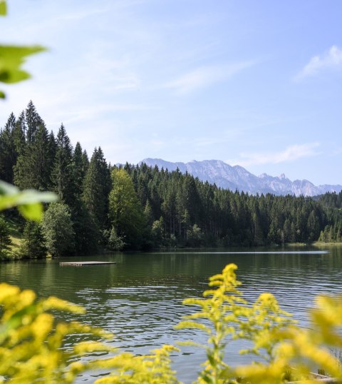 Grubsee with a View of the Wetterstein Mountains, © Alpenwelt Karwendel | Gregor Lengler Grubsee with a View of the Wetterstein Mountains, © Alpenwelt Karwendel | Gregor Lengler