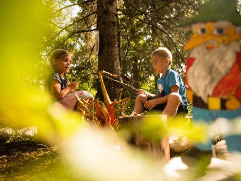 On the fairytale trail in Wallgau there is a lot to discover!, © Alpenwelt Karwendel | Philipp Gülland