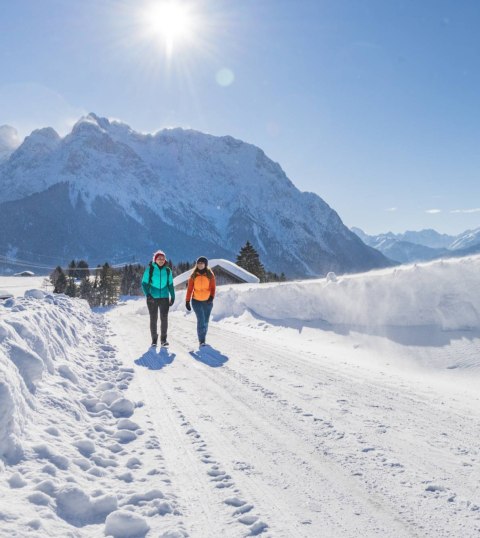 Schnee pur - Winterwanderung in der Alpenwelt Karwendel, © Oberbayern.de | Peter v. Felbert