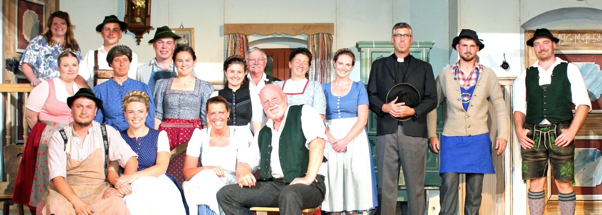 Die Theatergruppe Krün im Jahre 2023, © Alpenwelt Karwendel | Franz Paul Reindl | Theatergruppe Krün e. V.