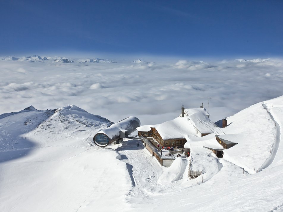 Berggaststätte im Winter, © Artur Cupak