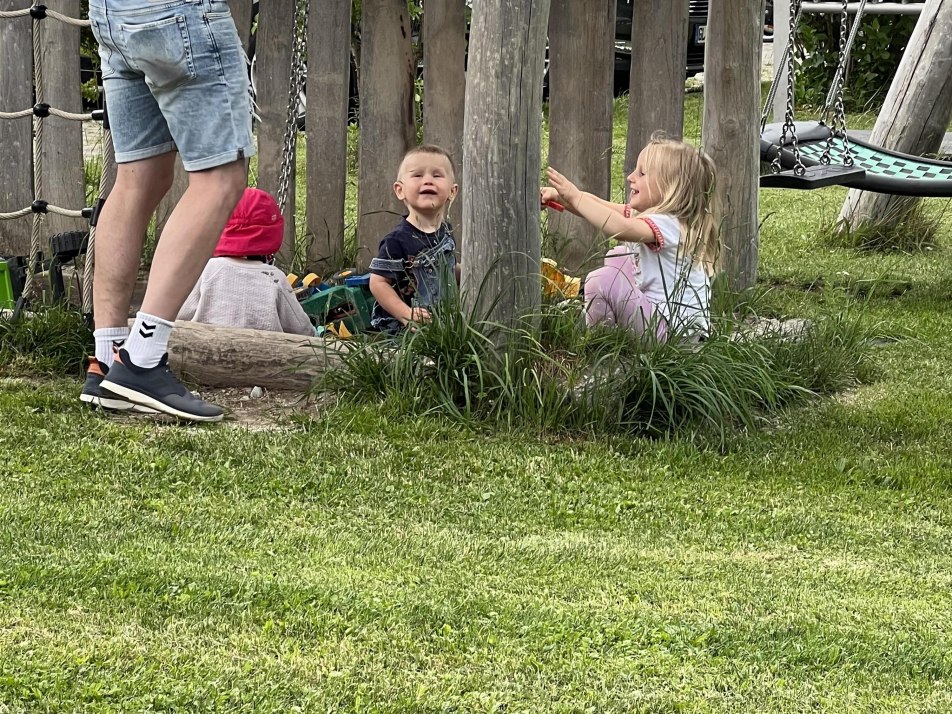 Kleinkindertrff am Sandkasten