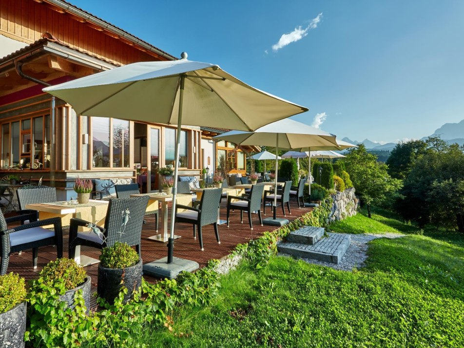 Restaurant-Terrasse, Landhotel zum Bad, Krün, © Marc Gilsdorf