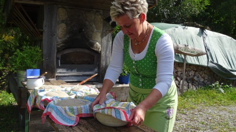 Ruhephase der Laibe vor dem Backen, © Alpenwelt Karwendel | Andrea Schmölzer Ruhephase der Laibe vor dem Backen, © Alpenwelt Karwendel | Andrea Schmölzer