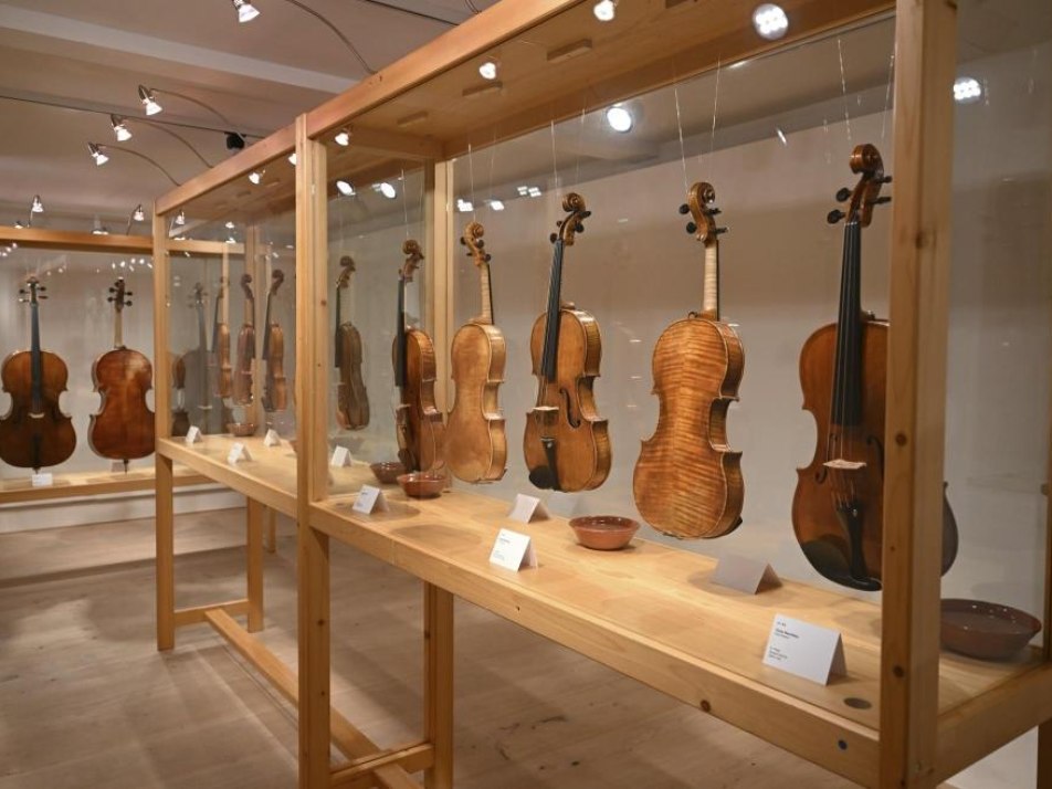 Ausstellung Geigenbauwettbewerb Ausstellung Geigenbauwettbewerb