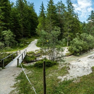 Brücke am Seinsbach bei Mittenwald und Krün , © Zugspitz Region GmbH | Erika Sprengler