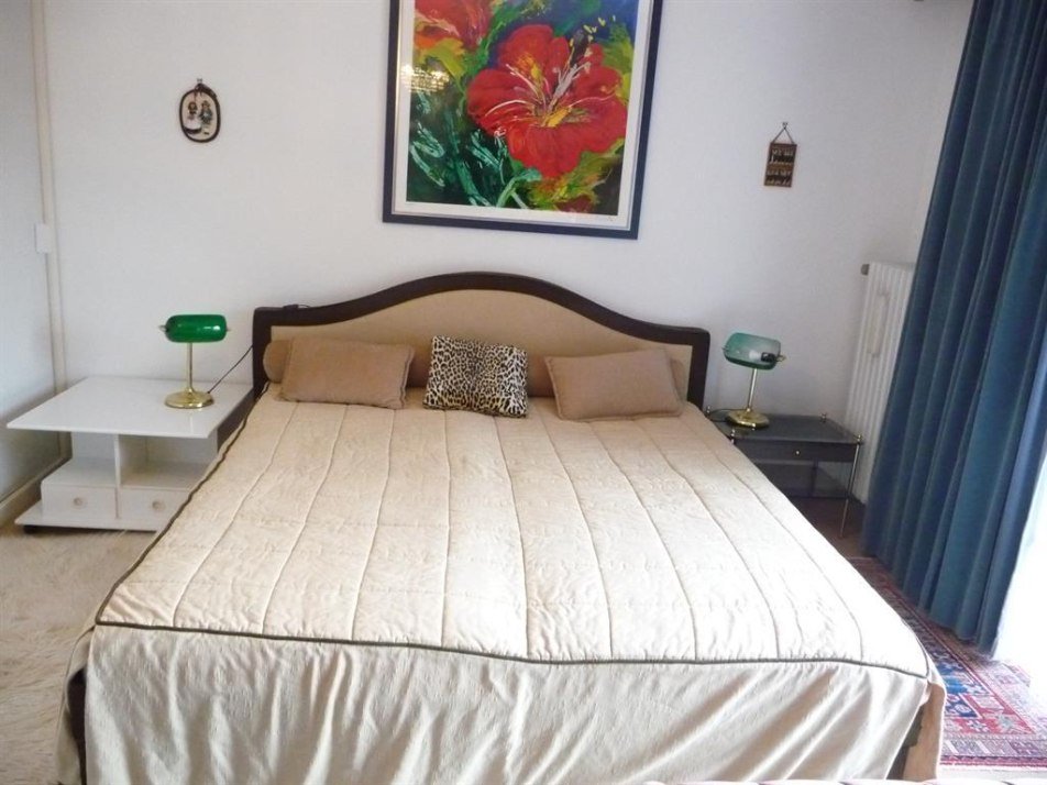 Schlafzimmer 1
